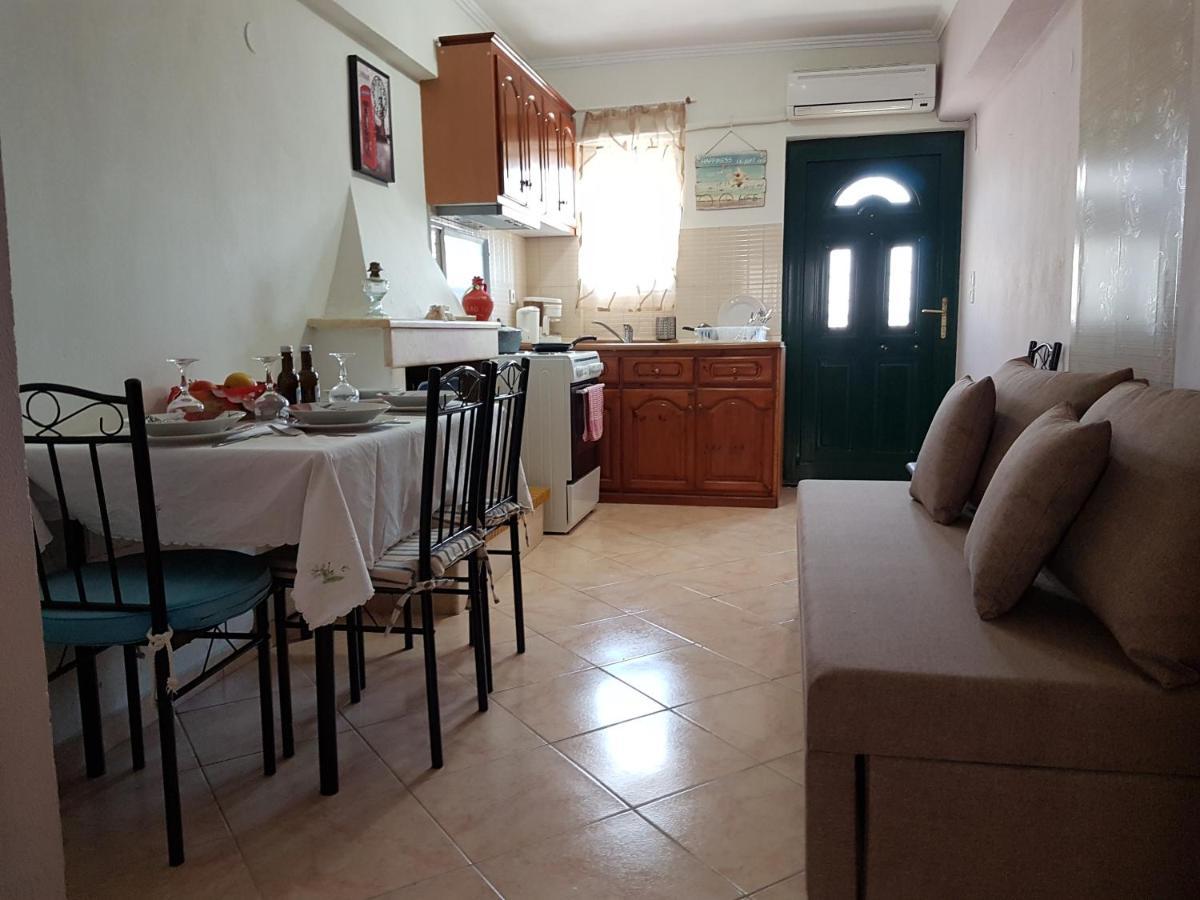 Dimitris House Petriti Appartement Buitenkant foto