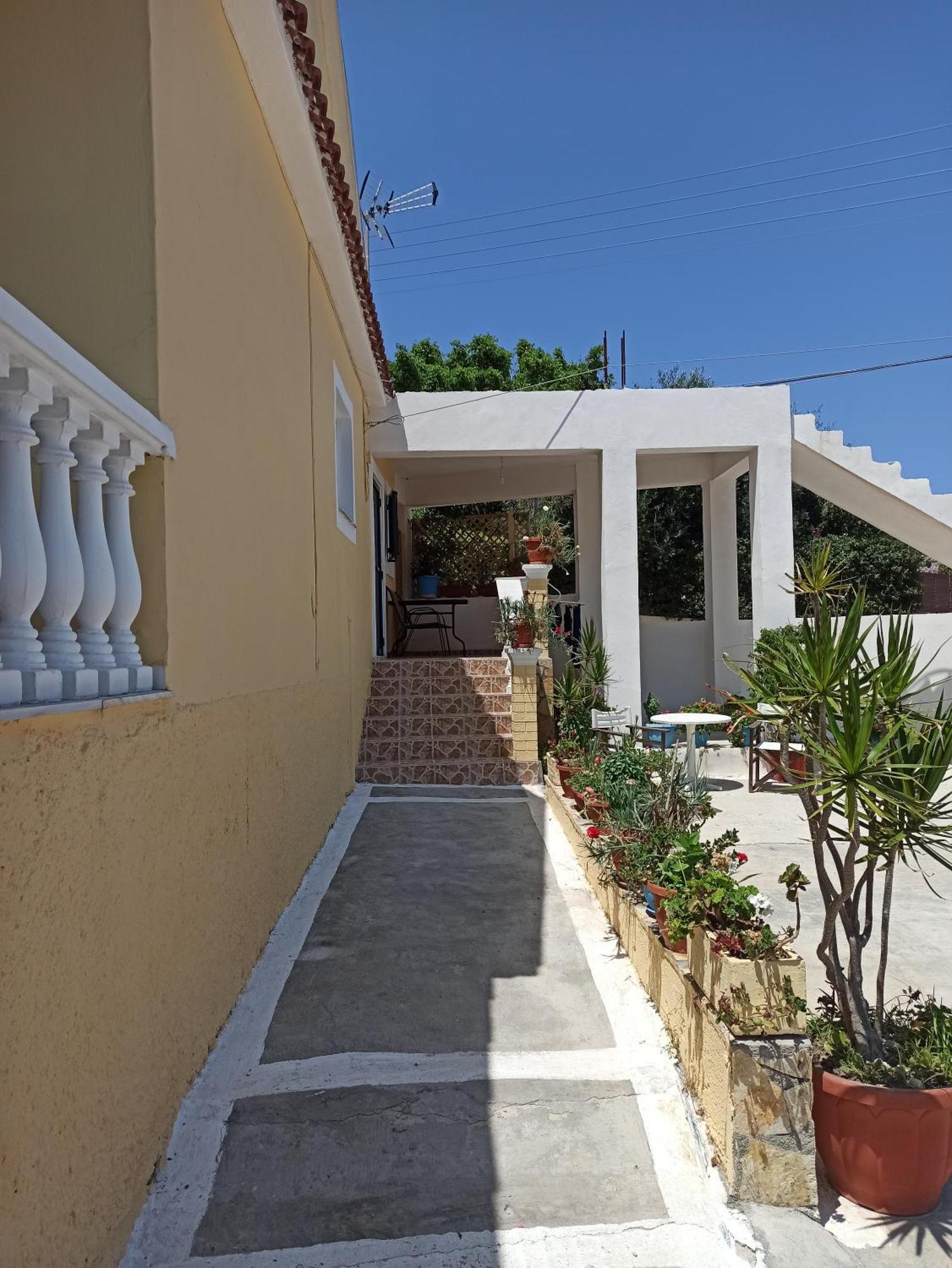 Dimitris House Petriti Appartement Buitenkant foto